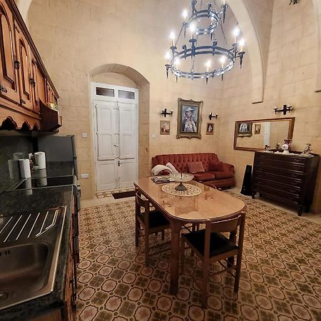 Cozy Corner House In Valletta - Authentic! Villa Exterior photo